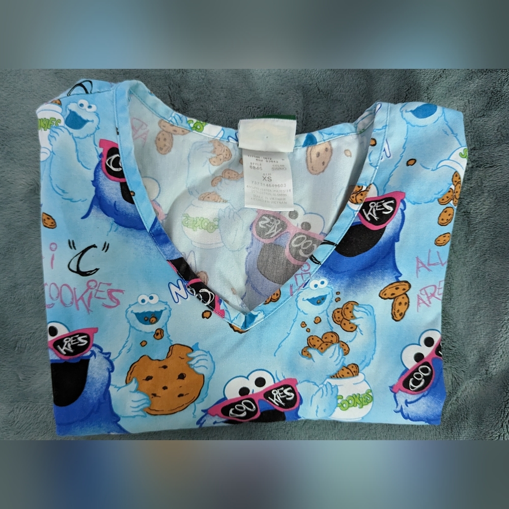Disney Cookie Monster XS Scrub Top